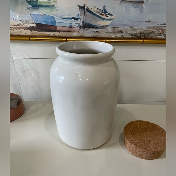 Pottery Barn white Rhodes Stoneware Canister With Cork Lid in new like condition - Picture 3 of 4